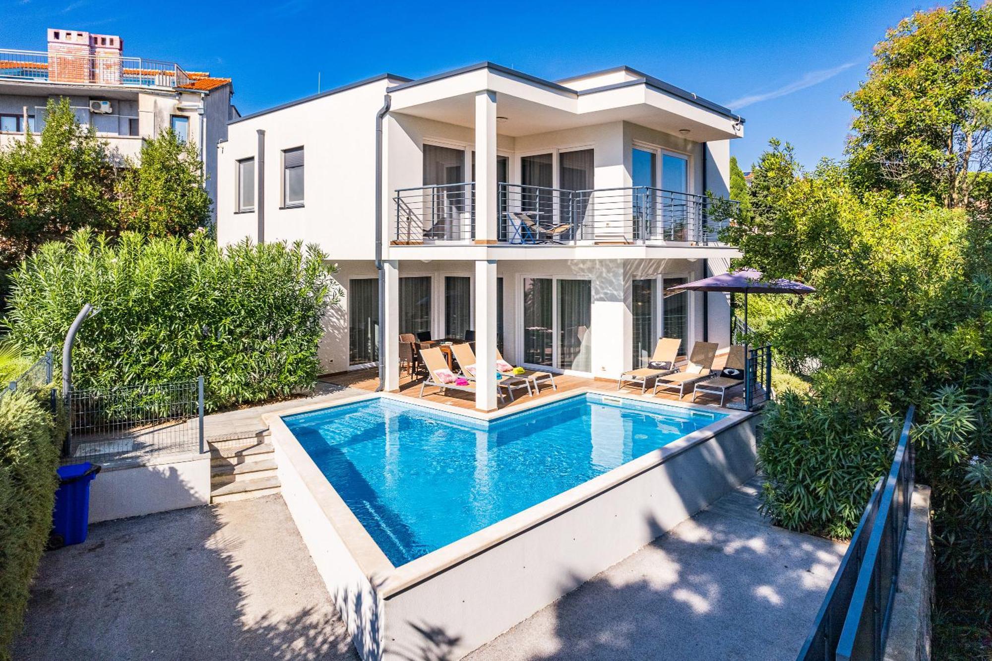 Vila Paliska Pula Bagian luar foto